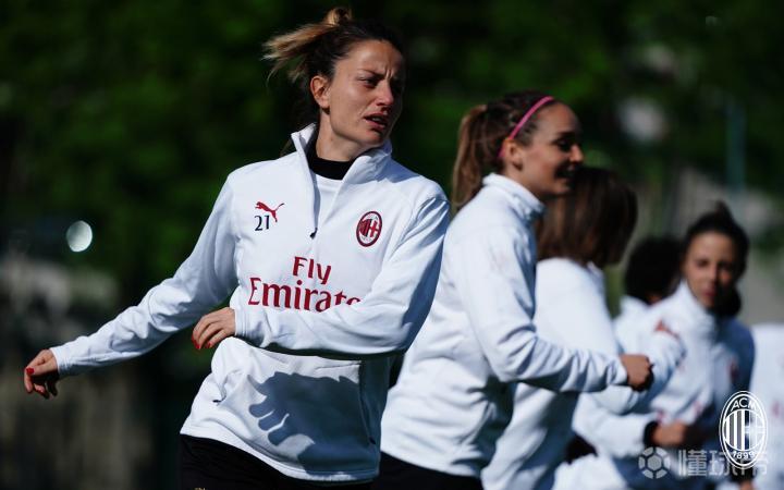 包含赛后夏洛特黄蜂备战意大利杯，内部沟通细节曝光，赛场秩序良好，赛季目标并未改变的词条-体育平台